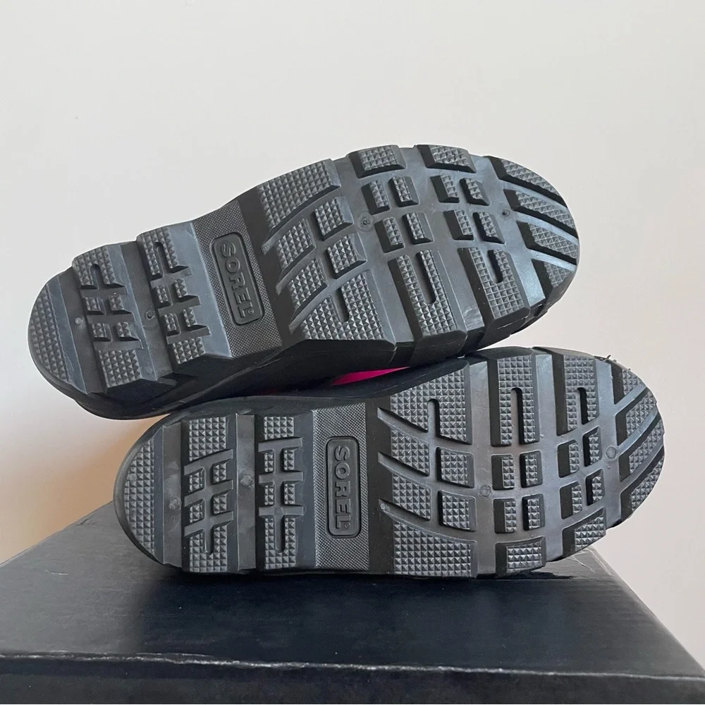 Sorel Flurry Winter Snow Boots Big Girls Youth size 5 Bright Pink